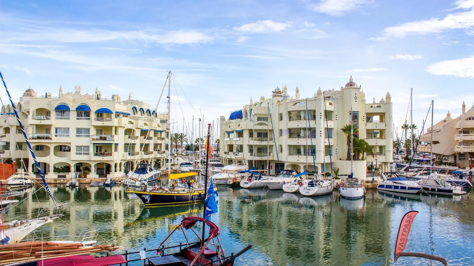 Benal beach suite II, estudio con parque acuático y vistas al mar. Benalmádena Apartamento