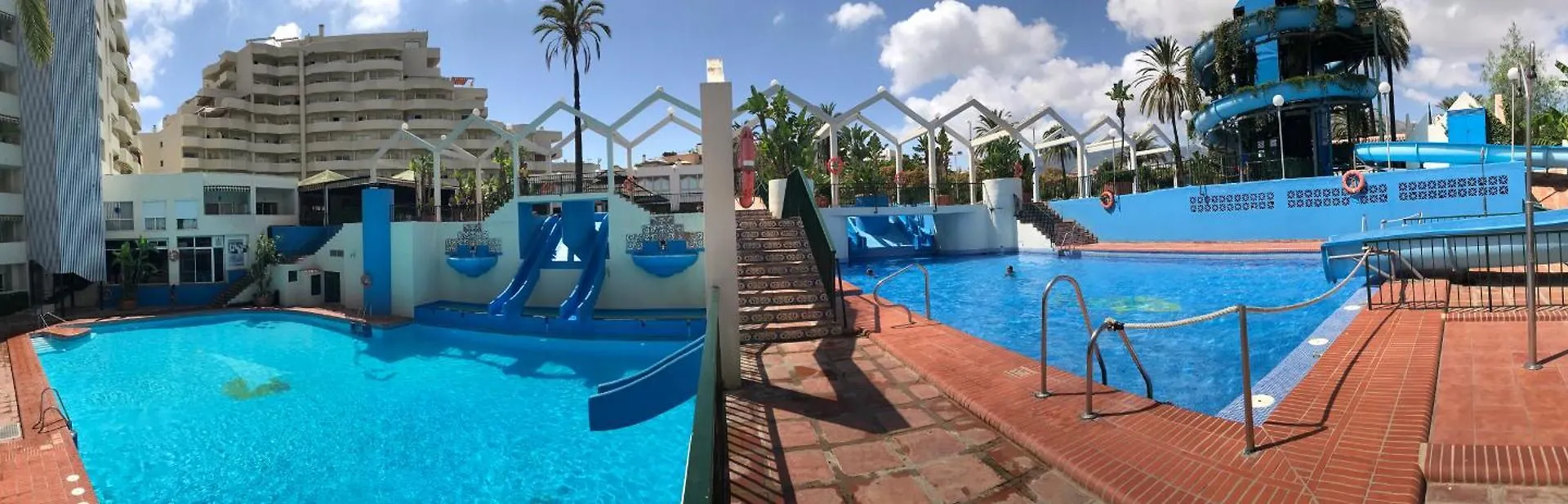 Benal beach suite II, estudio con parque acuático y vistas al mar. Benalmádena Apartamento